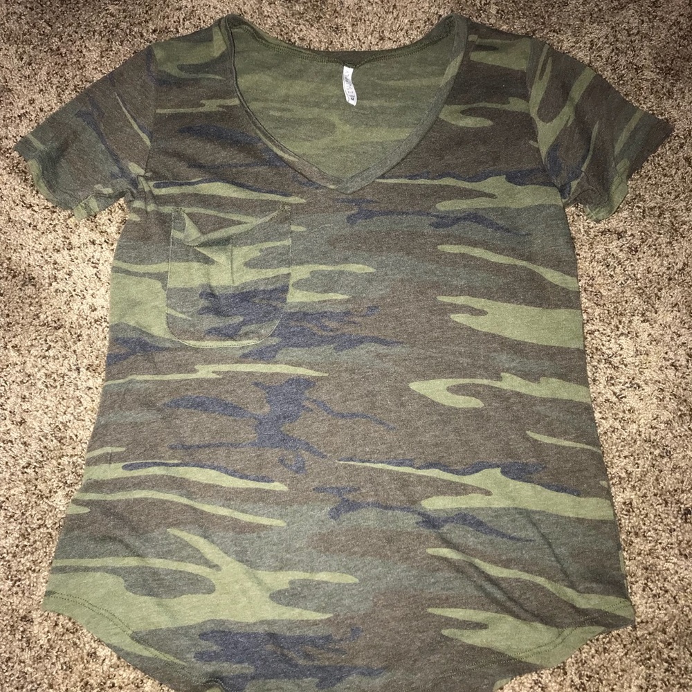 Medium camo shirt — SUPER SOFT & COMFY